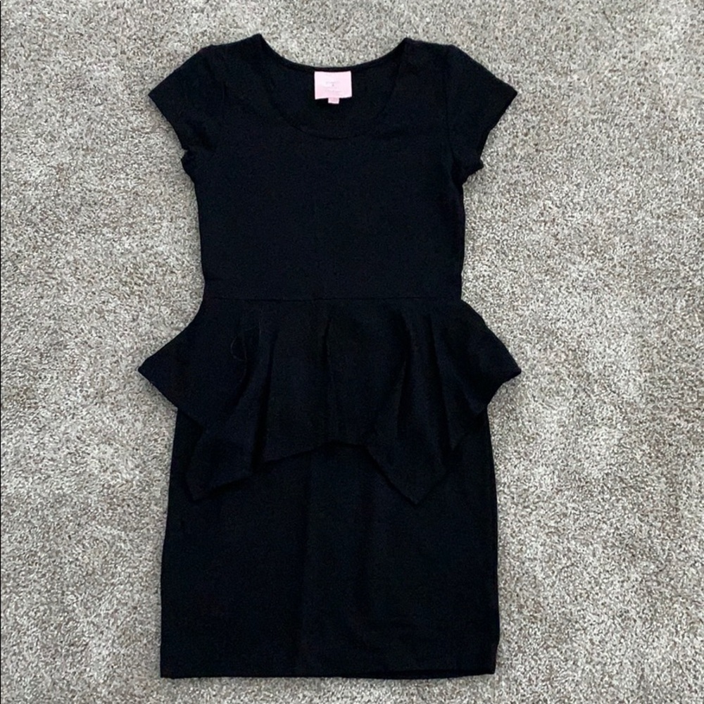 Beautiful fitted little black dress